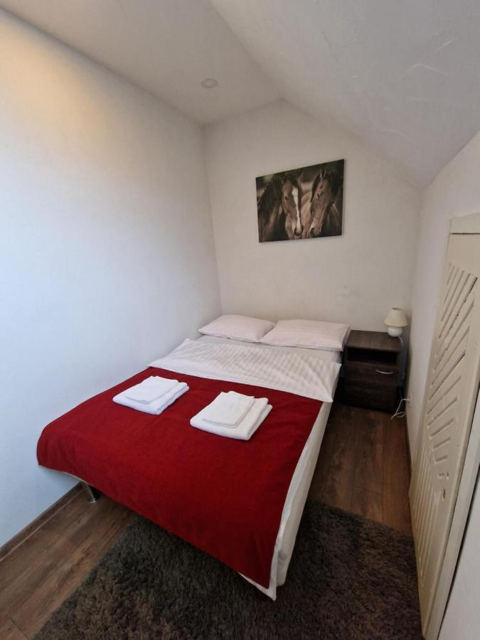 Kalida B&B Rooms For Rent ラセイニアイ エクステリア 写真