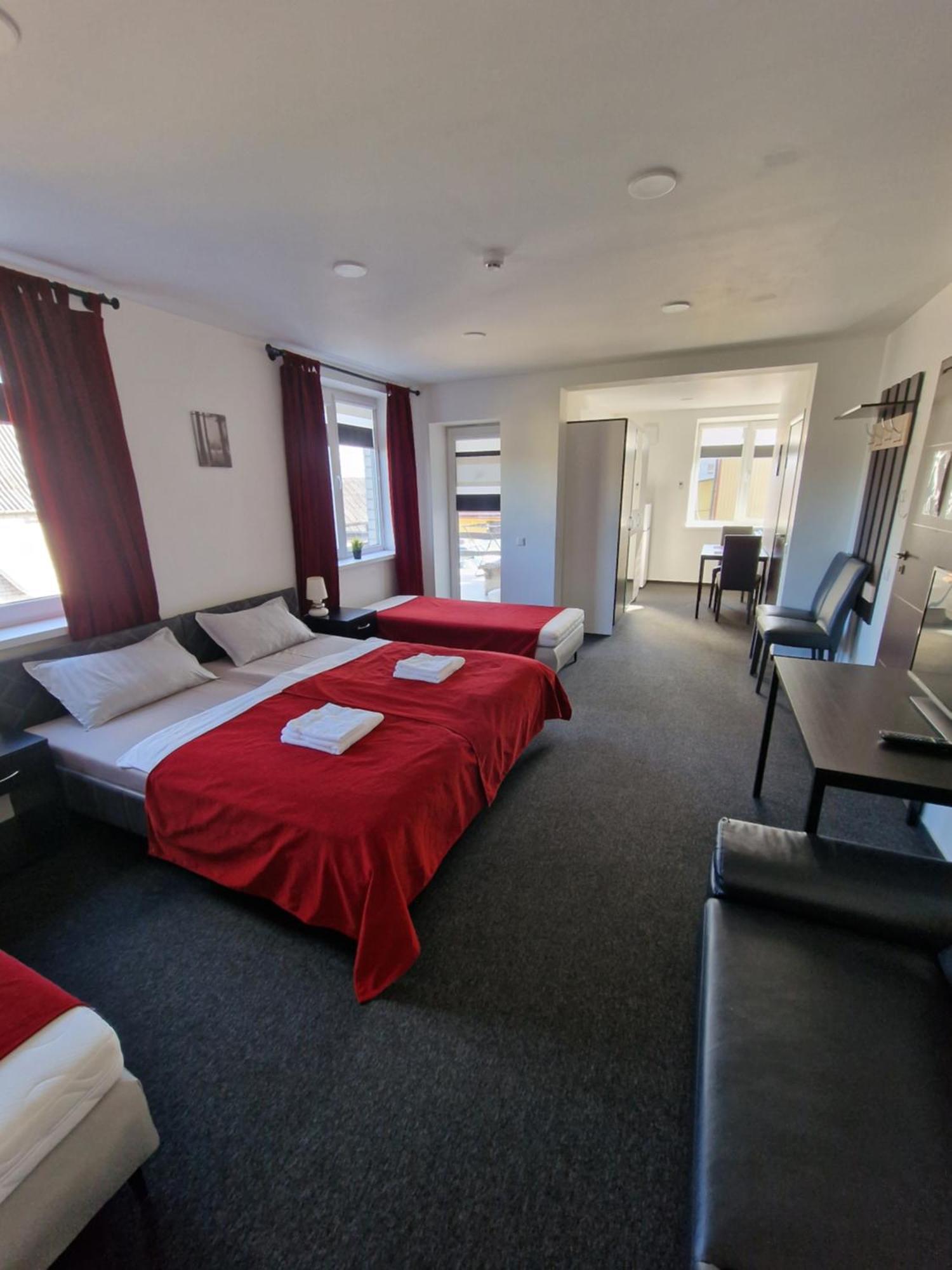 Kalida B&B Rooms For Rent ラセイニアイ エクステリア 写真